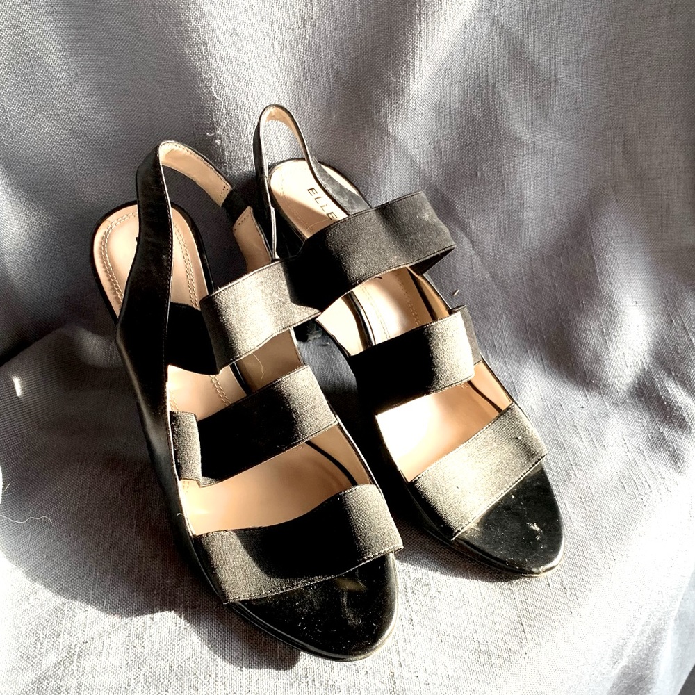 Ellen Tracy sexy yet comfortable all night black sandals  size 8